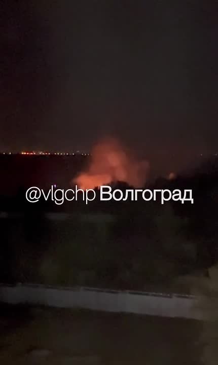 Кадр из видео очевидцев: дым над территорией в Тракторозаводском районе